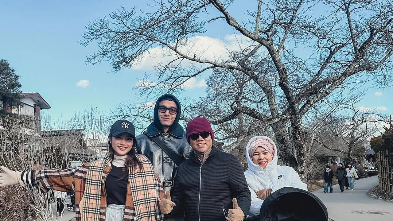 Potret Liburan Seru Fuji An dan Keluarga di Jepang, Aksi Gala Sky Bikin Gemas Netizen