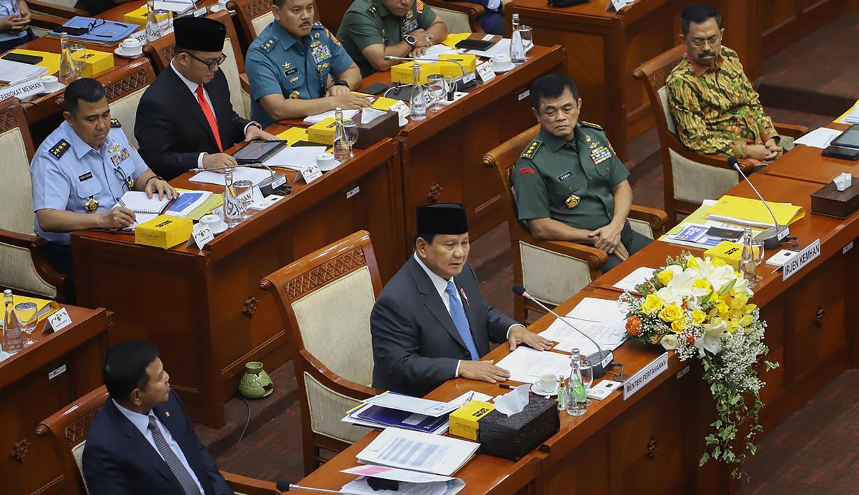 Tidak lupa, Menteri Pertahanan Prabowo Subianto menyampaikan terima kasih dan penghargaan pada Komisi I DPR atas kerja sama selama ini. (merdeka.com/Arie Basuki)