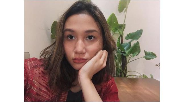 Gadis 21 tahun ini diketahui telah menempuh pendidikan di Boston Unversity, Massachusetts.