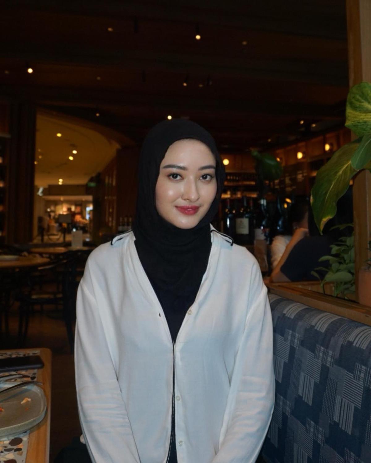 7 Potret Terbaru Puteri Modiyanti 'Anak' Tommy Soeharto yang Kini Berhijab, Paras Makin Cantik