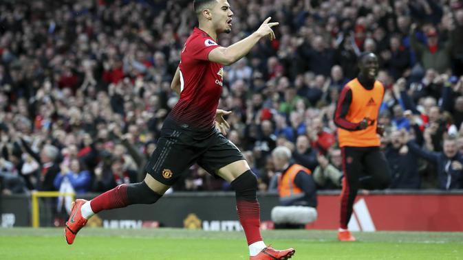 Gelandang Manchester United (MU)  Andreas Pereira merayakan golnya ke gawang Southamtpon dalam lanjutan Liga Inggris di Old Trafford, Sabtu (2/3/2019). (Martin Rickett/PA via AP)
