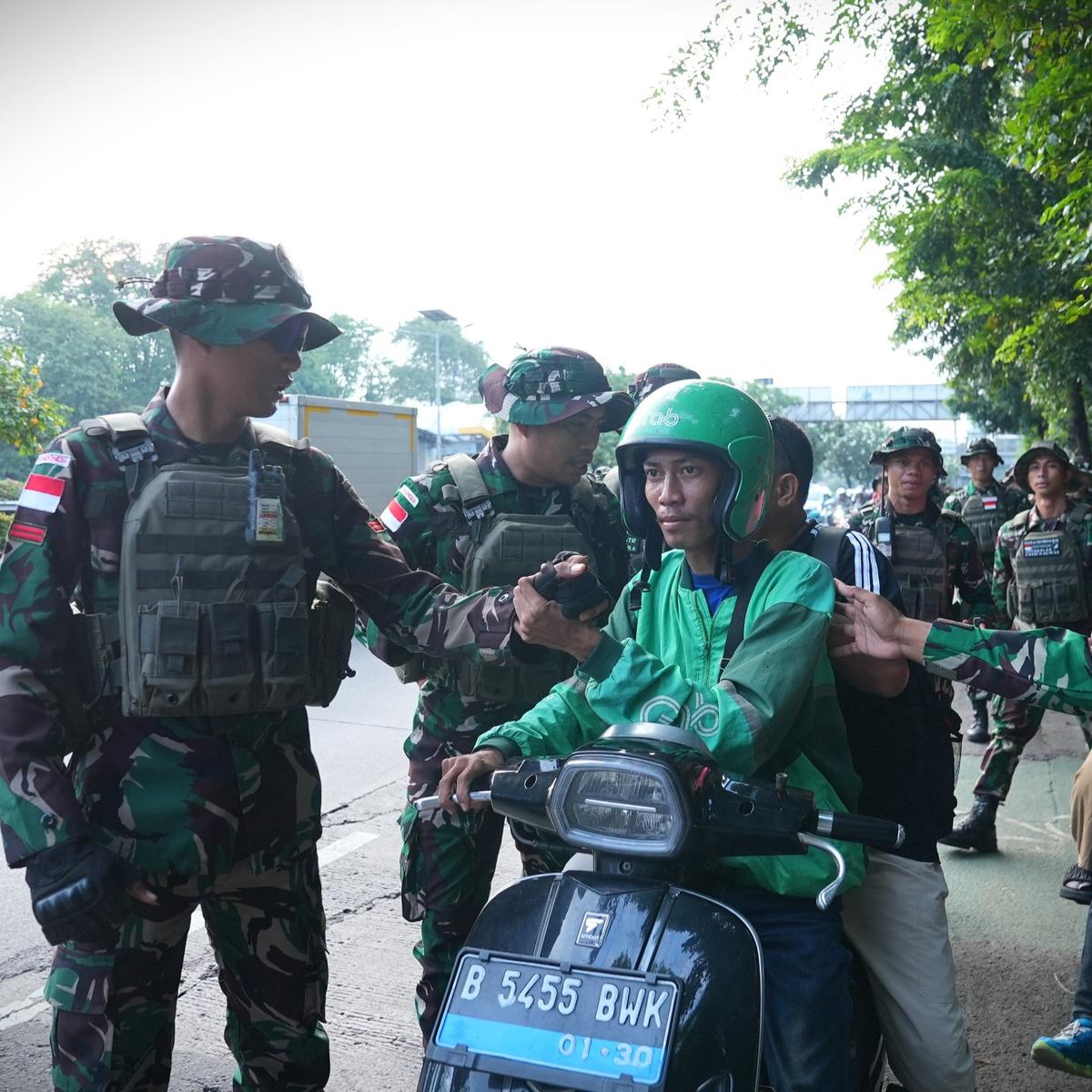 TNI AD Gelar Patroli Skala Besar