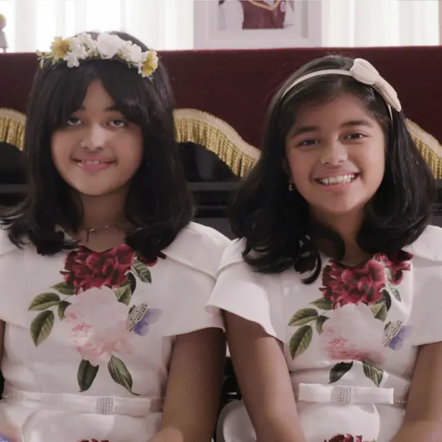 Duo Penyanyi Cilik Nikhita dan Nishita Bawakan Karya Musik Melly