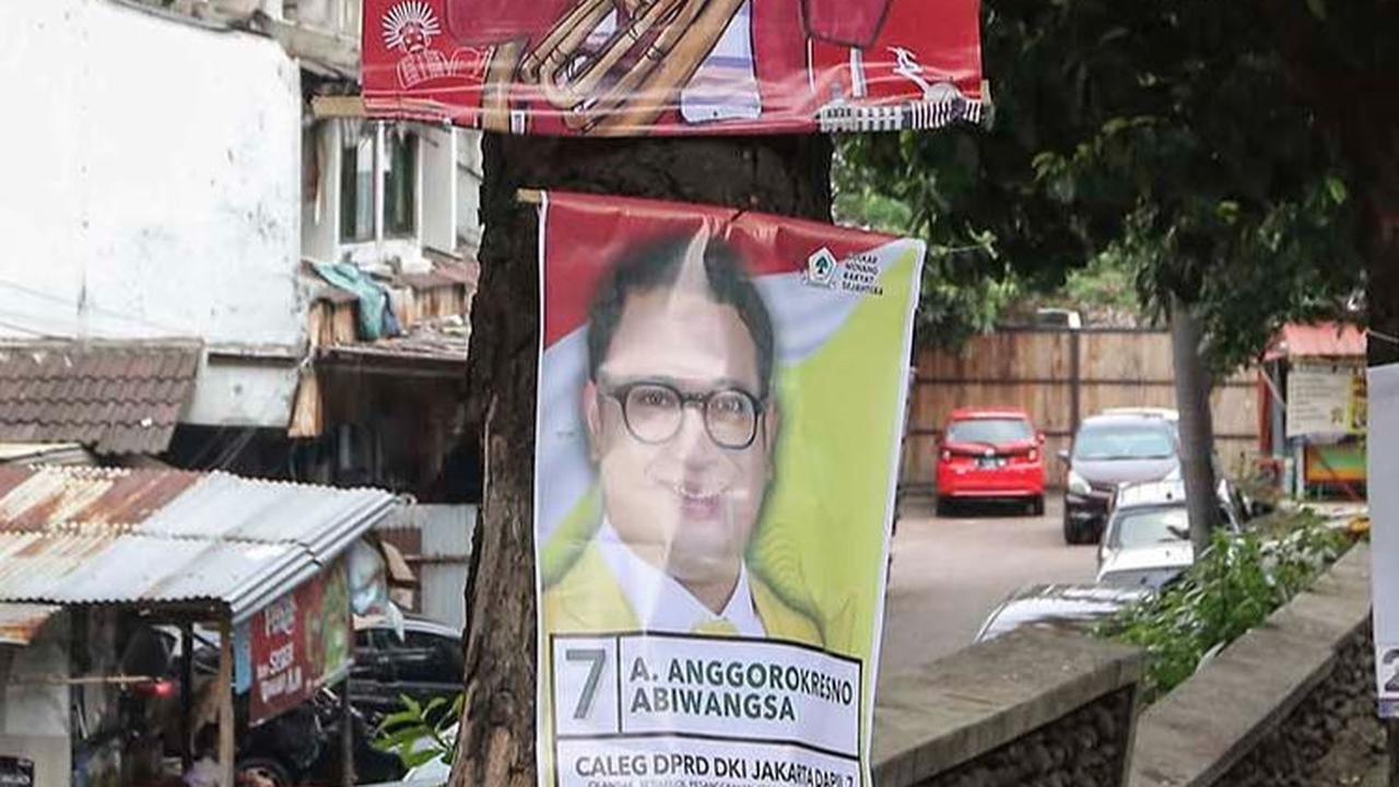 Selain itu, Komisi Pemilihan Umum (KPU) sudah mengatur pemasangan APK jelang Pemilu 2024.