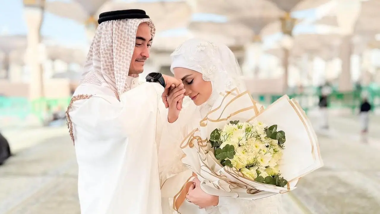 Putri Zulhas dan Zumi Zola Resmi Menikah, Akad Nikah di Masjid Nabawi