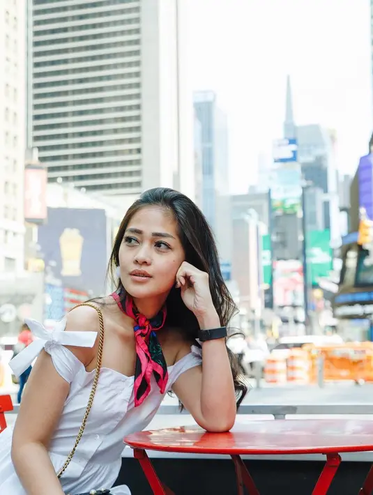 Dalam mempertahankan berat badannya agar tidak kembali naik, Gracia Indri menjaganya dengan rutin berolah raga. (instagram/graciaz14)