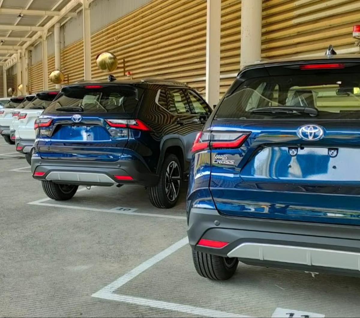 Kapasitas produksi mobil hybrid TMMIN saat ini 9.000 unit per bulan, tapi hanya mampu diproduksi 6.000 unit. 

Tujuan ekspor negara baru akan memaksimalkan kapasitas produksi TMMIN. Sehingga saat ini baru dipakai satu line di pabrik Karawang 2.