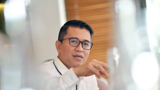 Corporate Secretary BTN Ramon Armando