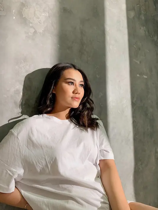 Mengaku terakhir bertemu di Agustus 2020, Aaliyah mengatakan kondisi sang ibu kini dalam keadaan yang baik. Meskipun jarak memisahkan mereka, namun Aaliyah tetap sering berkomunikasi dengan sang ibu. (Instagram/aaliyah.massaid)