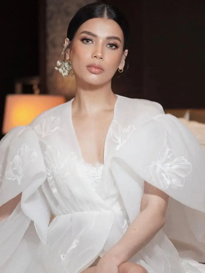 Tampilan Menawan Sabrina Chairunnisa dengan Makeup Glaze Skin di Hari Pernikahan, Pesonanya Makin Terpancar