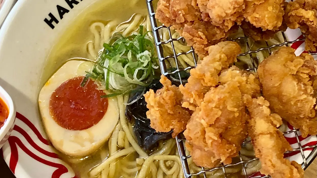 Kuah gurih diproses selama 8 jam kini hadir dalam menu baru Chicken Crispy Classic Ramen