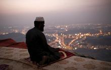 Berdoa di Jabal Thawr, tempat sembunyi Rasulullah dari orang Quraisy