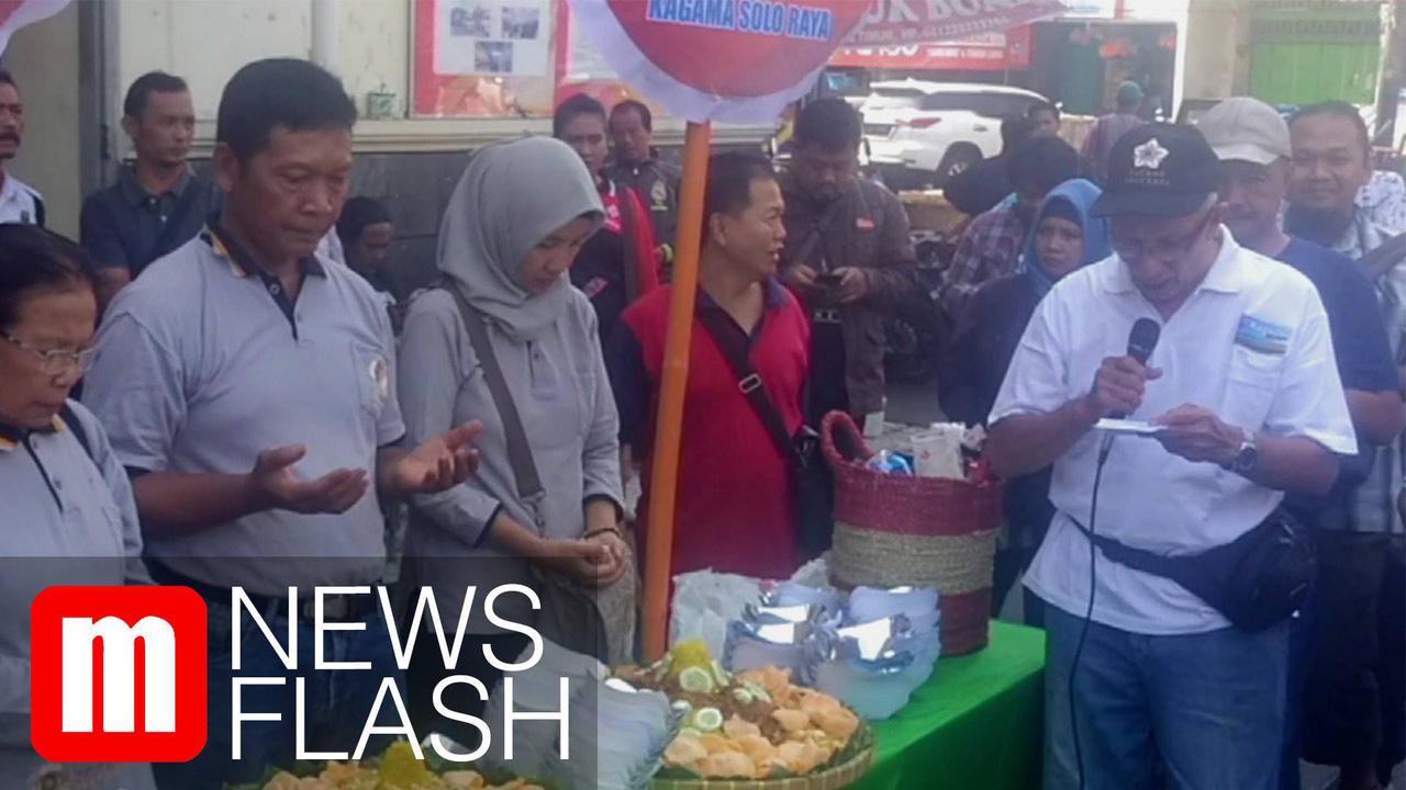 VIDEO: Warga Solo Tumpengan Jelang Pelantikan Jokowi-Ma'ruf