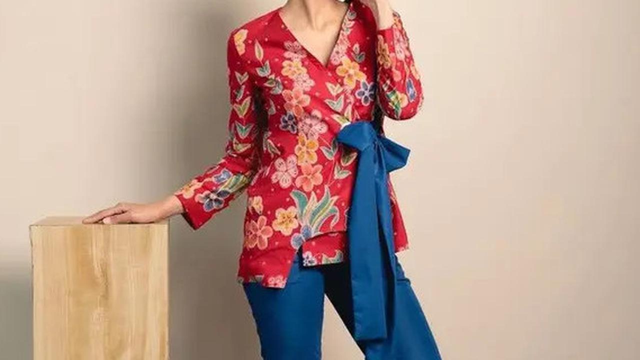 Model Baju Wanita Batik Kombinasi dan Polos, Lengkap Tips Memilihnya yang Tepat