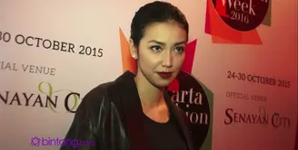 Meskipun belum ada klarifikasi hubungan diantara mereka berdua, Velove Vexia pernah berfoto mesra dengan Didit Hediprasetyo di akun instagramnya. Keakraban mereka pun terlihat  kembali, saat Velove Vexia menghadiri Jakarta Fashion Week 2016 menggunak...