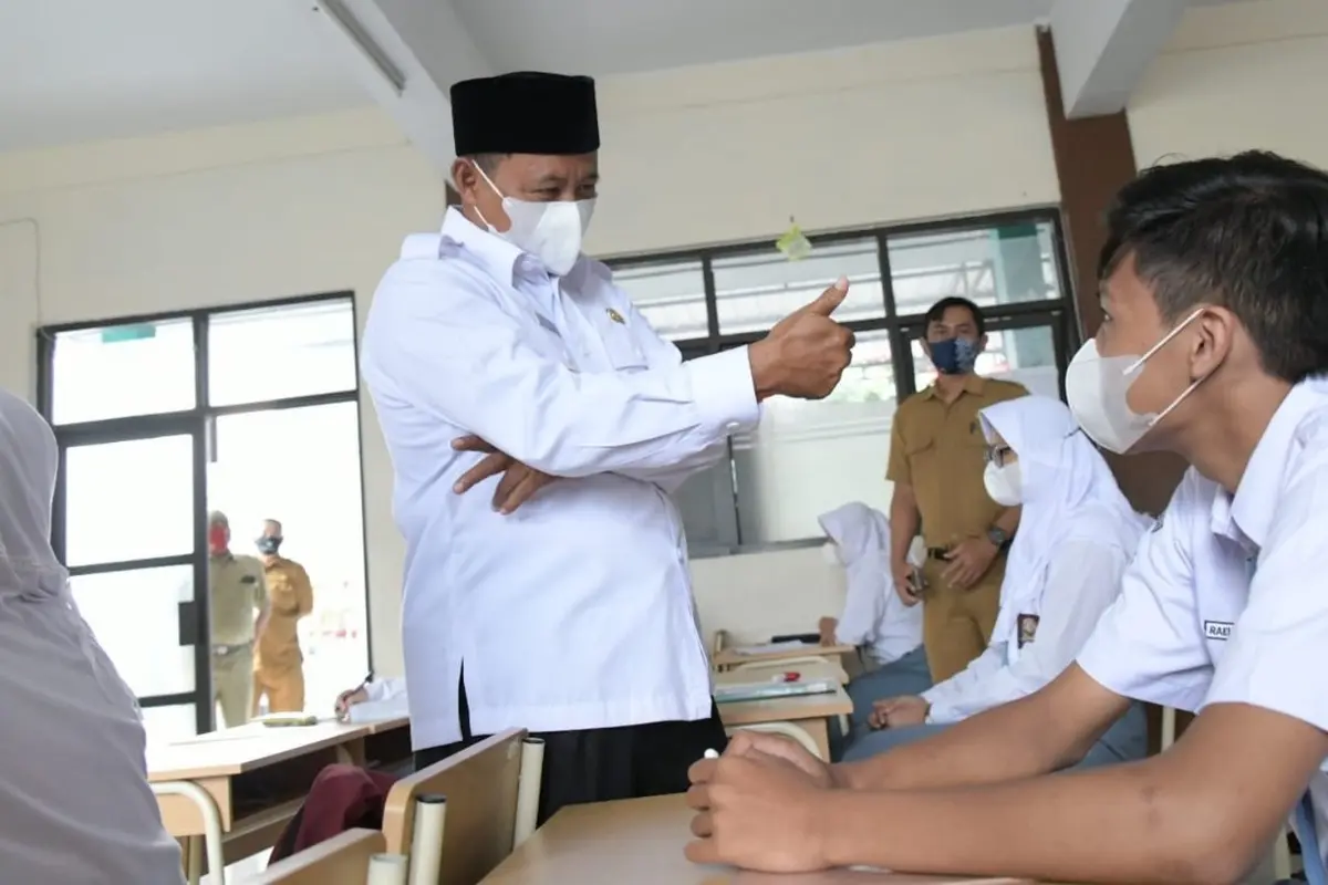 Uu Ruzhanul Ulum