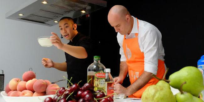 Chef Yuda Bustara dalam demo masak di Prapanca/Cohn & Wolfe