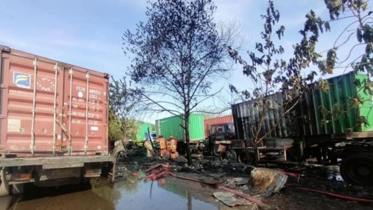 Hanya 30 Menit Api Padam! Pelindo Evaluasi Pengawasan Pasca-Kebakaran Kalimas Surabaya