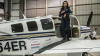 Shaesta Waiz, perempuan mantan pengungsi Afghanistan yang terbang solo dalam melakukan perjalanan keliling dunia. (AFP)