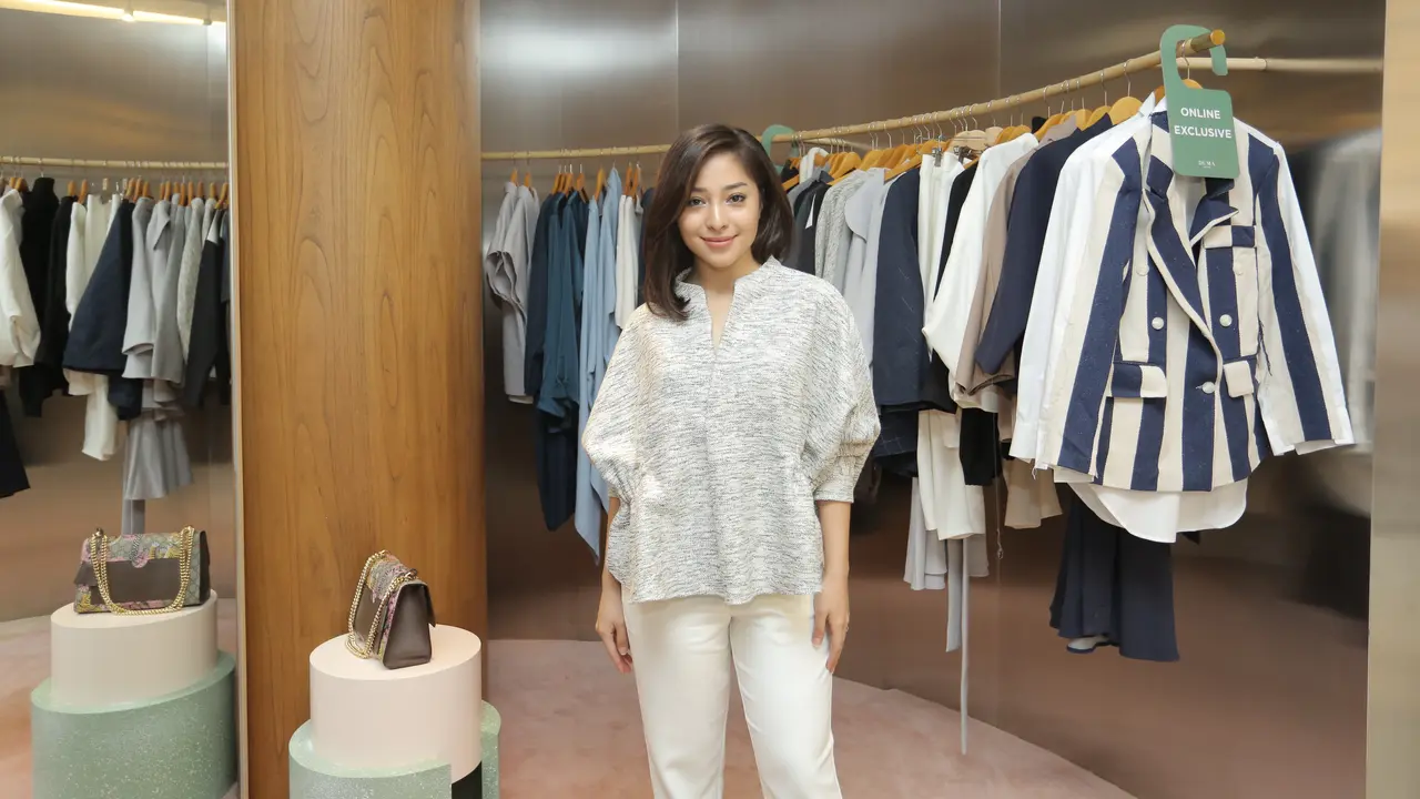 [Bintang] Suka Tampil Kasual, Nikita Willy Memuji Koleksi Busana Duma Official