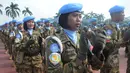 Tentara Wanita Indonesia melakukan yel-yel sebelum pelepasan prajurit TNI ke Darfur, Jakarta, Rabu (18/2/2015). Sejumlah 800 prajurit TNI siap diberangkatkan ke Darfur  sebagai pasukan pemeliharan perdamaian PBB. (Liputan6.com/Herman Zakharia)