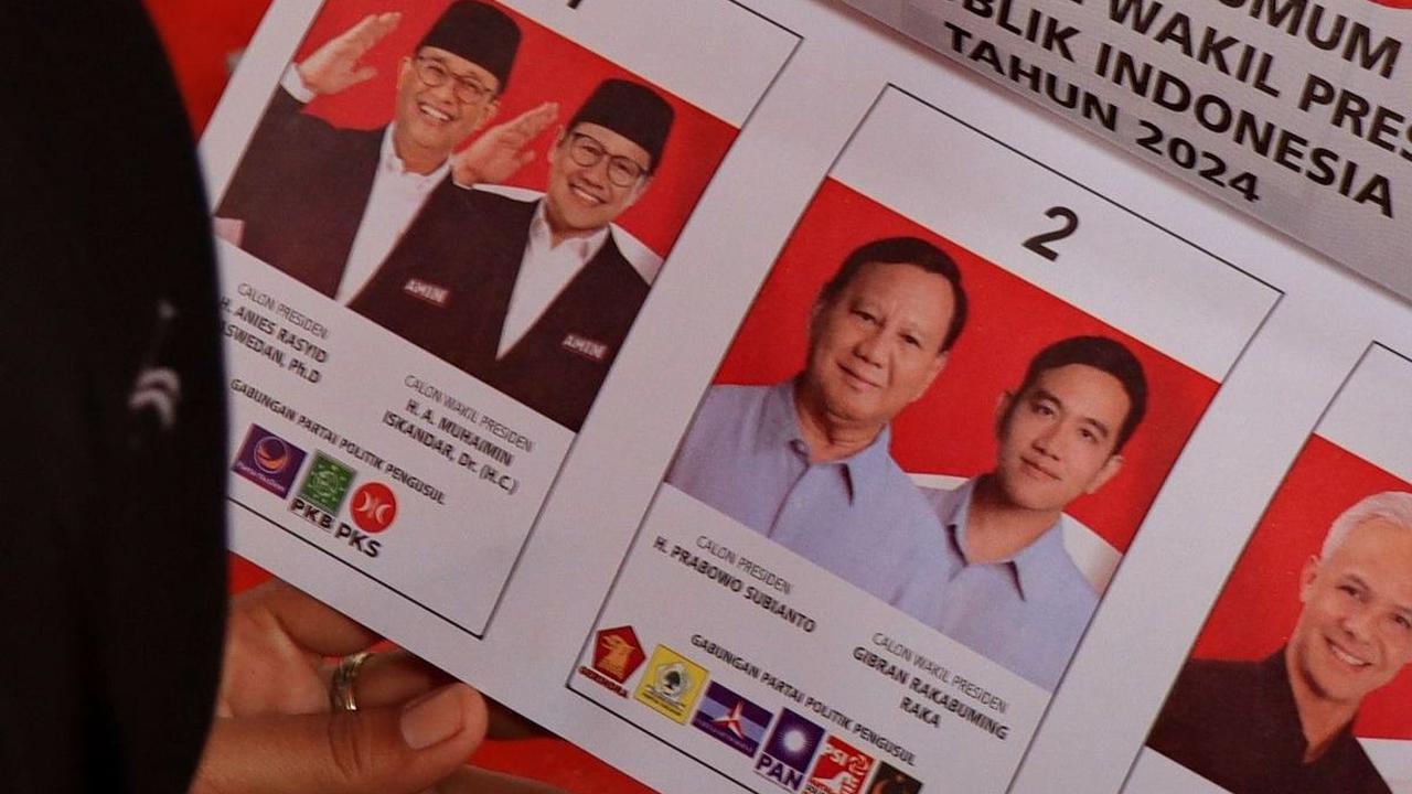 Hitung cepat Pilpres 2024 yang dilakukan lembaga survei LSI Denny JA hanya beda tipis dengan rekapitulasi KPU RI.