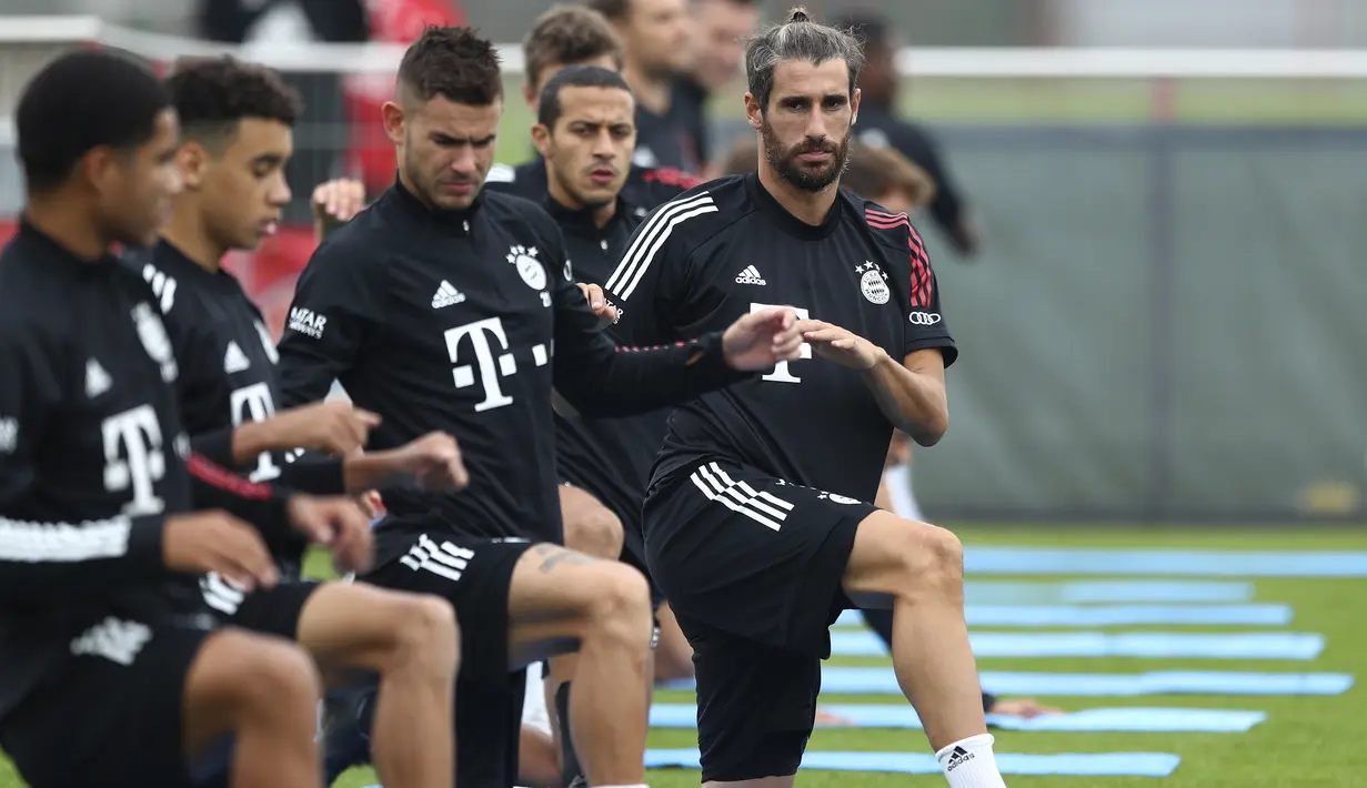 Pemain Bayern Munchen saat mengikuti sesi latihan jelang bergulirnya kompetisi Liga Jerman di Munich, Jerman, Sabtu (12/9/2020). Bayern Munchen akan menghadapi Schalke pada laga pembuka kompetisi Liga Jerman musim 2020/2021. (AP Photo/Matthias Schrader)