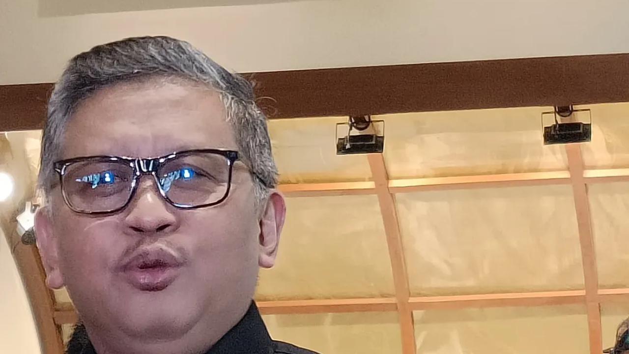 Rocky Gerung Ditersangkakan PDIP, Hasto: Sudah Musyawarah dan Berjabat Tangan