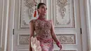 4 Potret seleb memakai Cheongsam, siapa jadi favorit?