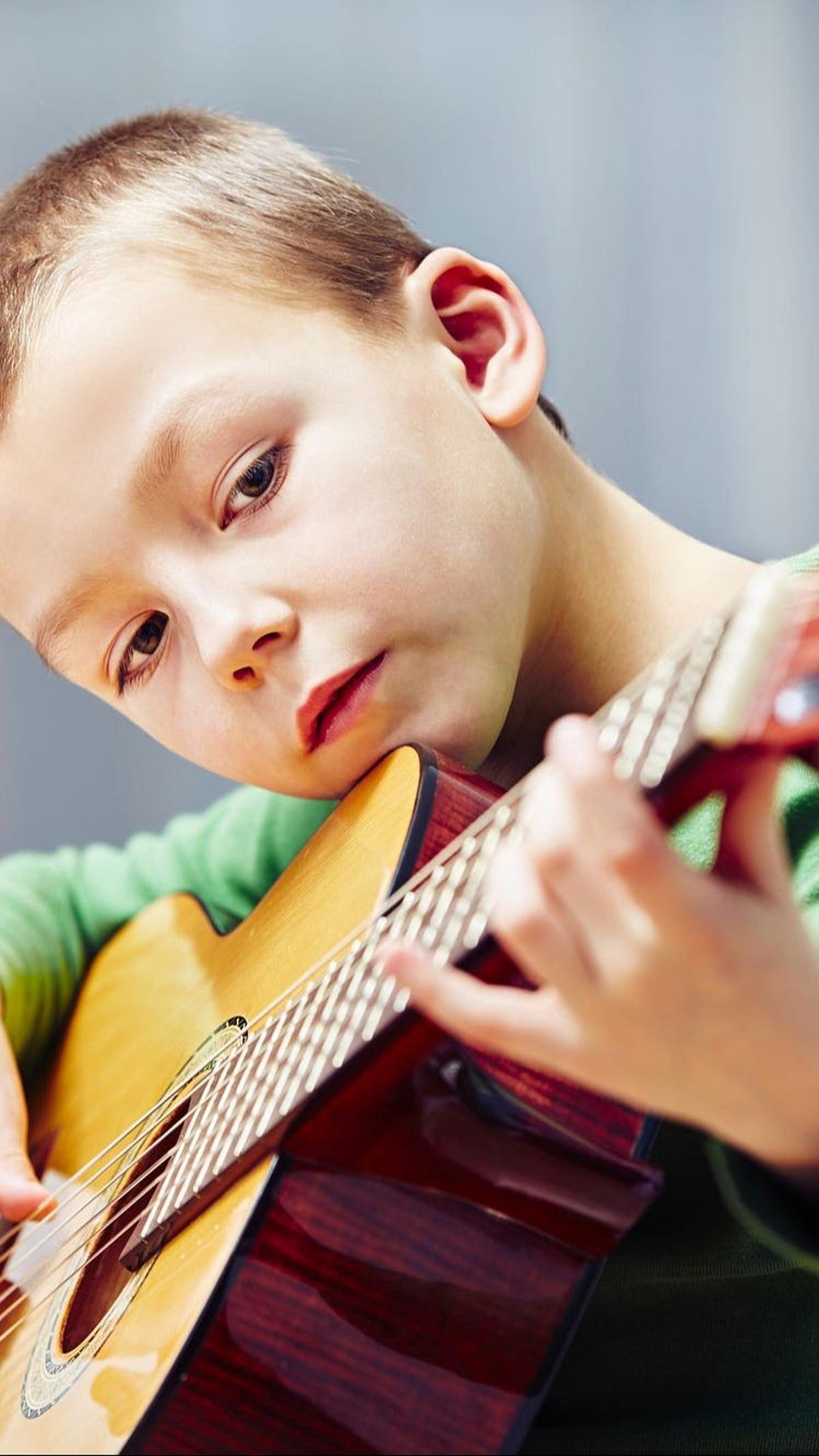 <b>Gitar</b>