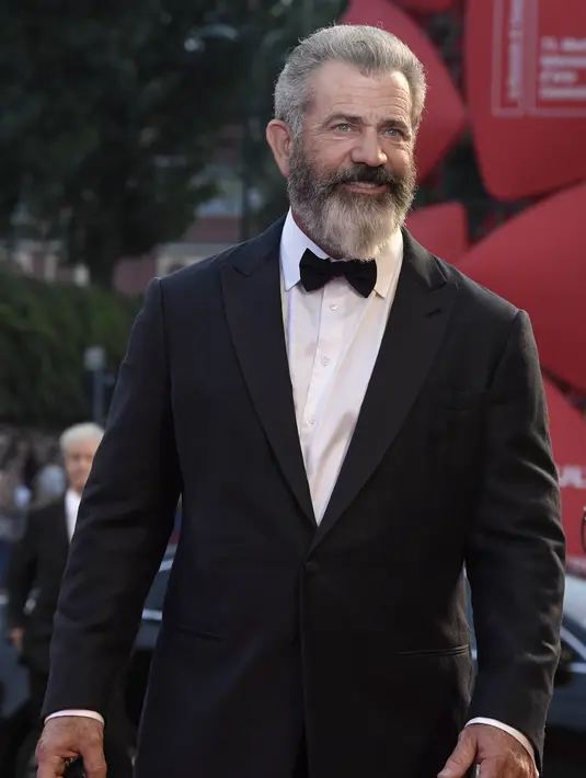 Seorang sutradara film Hacksaw Ridge ini kabarnya sedang menunggu 2 penantian, yaitu kelahiran anak ke-9 nya dan penghargaan sebagai sutradara Hollywood di Hollywood Film Awards di Beverly Hilton. (AFP/Bintang.com)