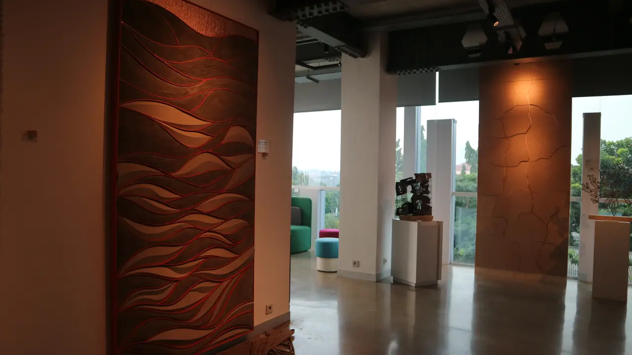 Dari Kardus, Berbagai Karya Seni Elegan Ini Hadir Mempesona