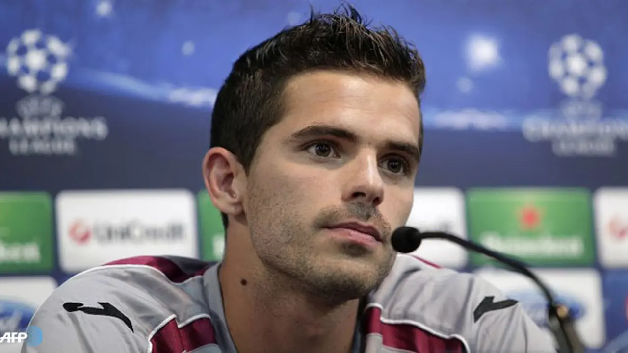 fernando-gago-130705c.jpg