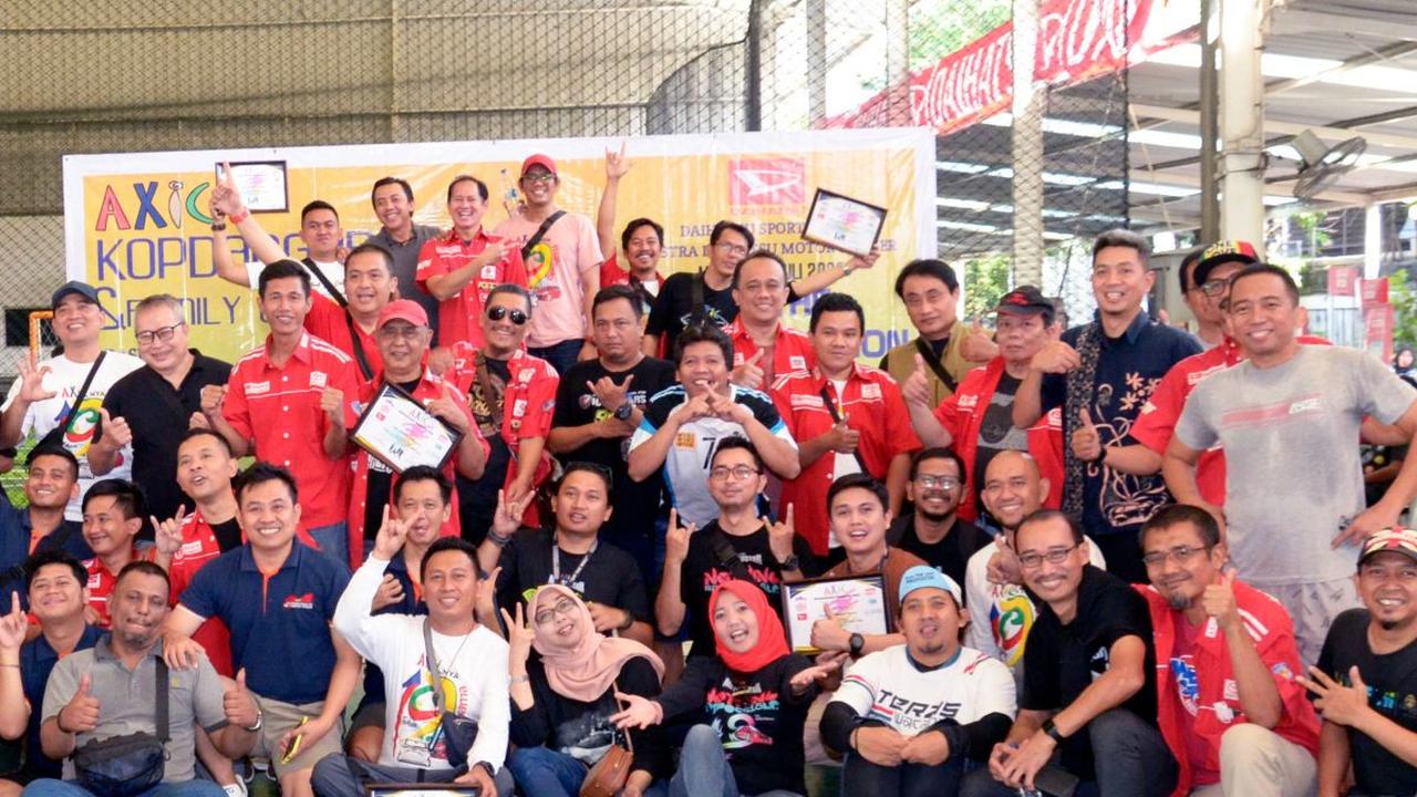 AXIC berdiri pada 3 April 2004. Komunitas mobil Toyota Avanza dan Daihatsu Xenia pertama di Indonesia ini memiliki pengurus di seluruh Indonesia dengan 12 chappter dan 59 pengurus.
Jumlah anggota kini sekitar 7.000 ID.