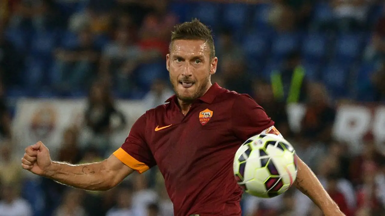 AS Roma Menang di Hari Ulang Tahun Totti