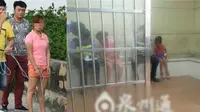 Ibu Ini Tega Melempar Putrinya ke Sungai Hingga Tewas