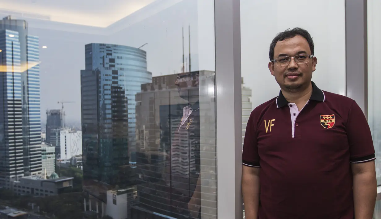 Predikat sebagai pengusaha muda dan sukses layak diberikan kepada calon Ketua Umum PSSI periode 2019-2023, Vijaya Fitriyasa. (Bola.com/Vitalis Yogi Trisna)
