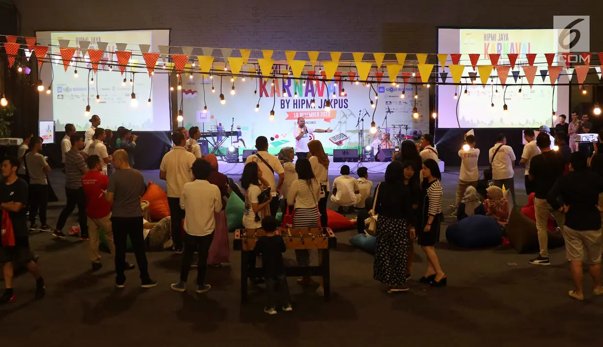 Ketua Umum Himpunan Pengusaha Muda Indonesia Jakarta Raya (HIPMI JAYA), Afifuddin Kalla memberikan sambutan dalam rangkaian acara Hipmi Jaya Karnaval di Jakarta, Minggu (16/12). (Liputan6.com/Immanuel Antonius)