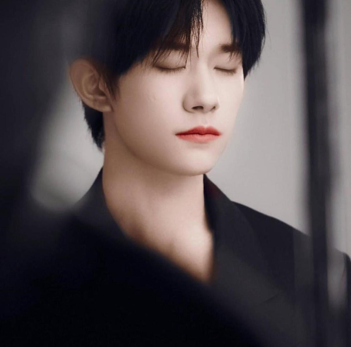 8 Potret Jackson Yee, Memerankan Disabilitas dengan Totalitas di 'BIG WORLD', Ternyata Ganteng Banget