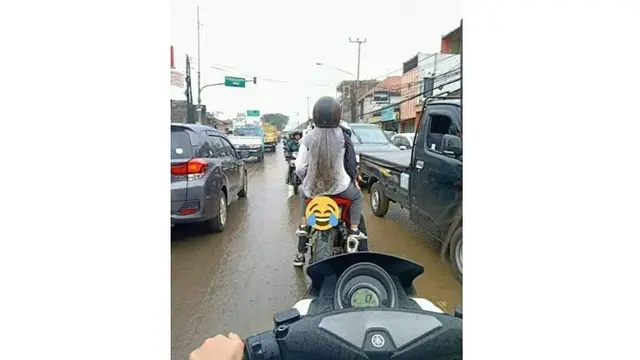 6 Momen Apes saat Pacaran Naik Motor Gede Ini Tak Terhindarkan