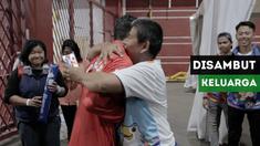 Berita video momen pelari disabilitas Indonesia, Sapto Yogo Purnomo, bahagia disambut keluarga setelah meraih medali emas di nomor lari 100 meter kategori T37 pada Selasa (9/10/2018).