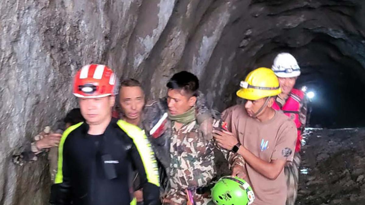 Empat Korban Selamat Ditemukan Setelah 10 Hari Banjir Bandang Nepal