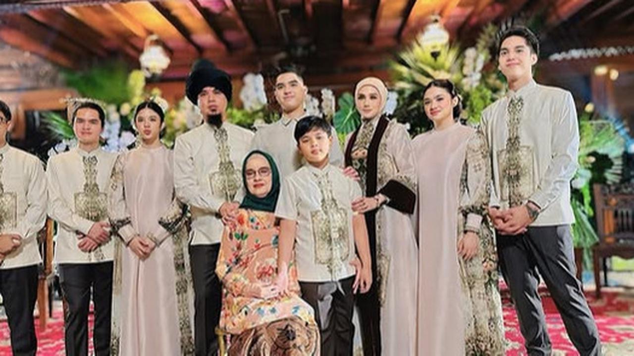 5 Potret Haru Siraman Al Ghazali, Ahmad Dhani, Mulan Jameela, Maia Estianty dan Irwan Mussry Hadir