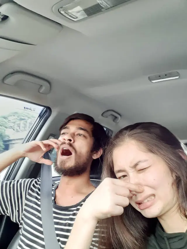 Beda Usia Enam Tahun, Ini 6 Potret Kebersamaan Devina Aureel dan Wafda