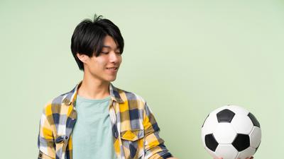 Biar Nggak Bau Setelah Pertandingan, Ini Rutinitas Grooming Pria yang Perlu Dilakukan
