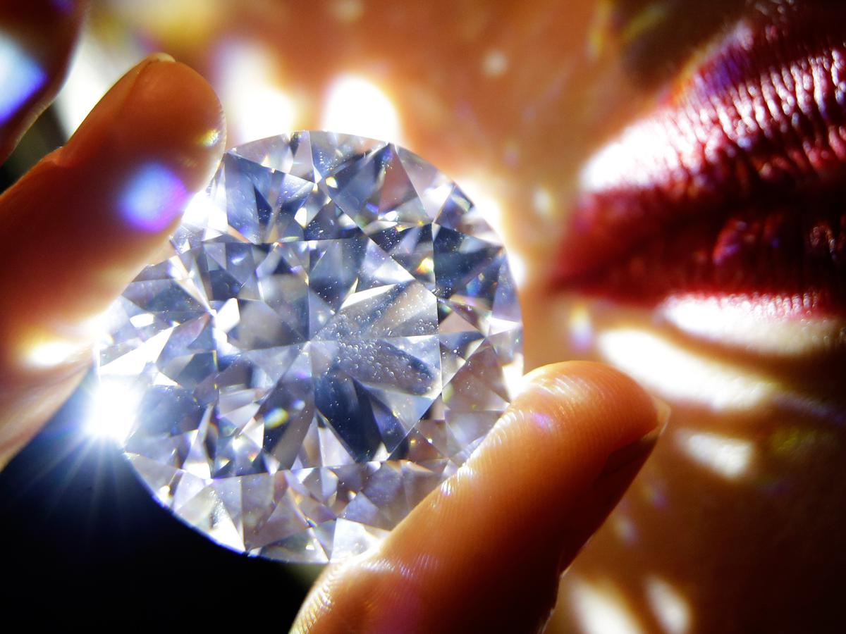Ilmuwan: Ada 1.000 Triliun Ton Berlian Tersembunyi di Bawah Bumi - Global  Liputan6.com