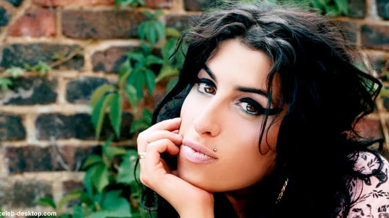 amy-winehouse-130109b.jpg