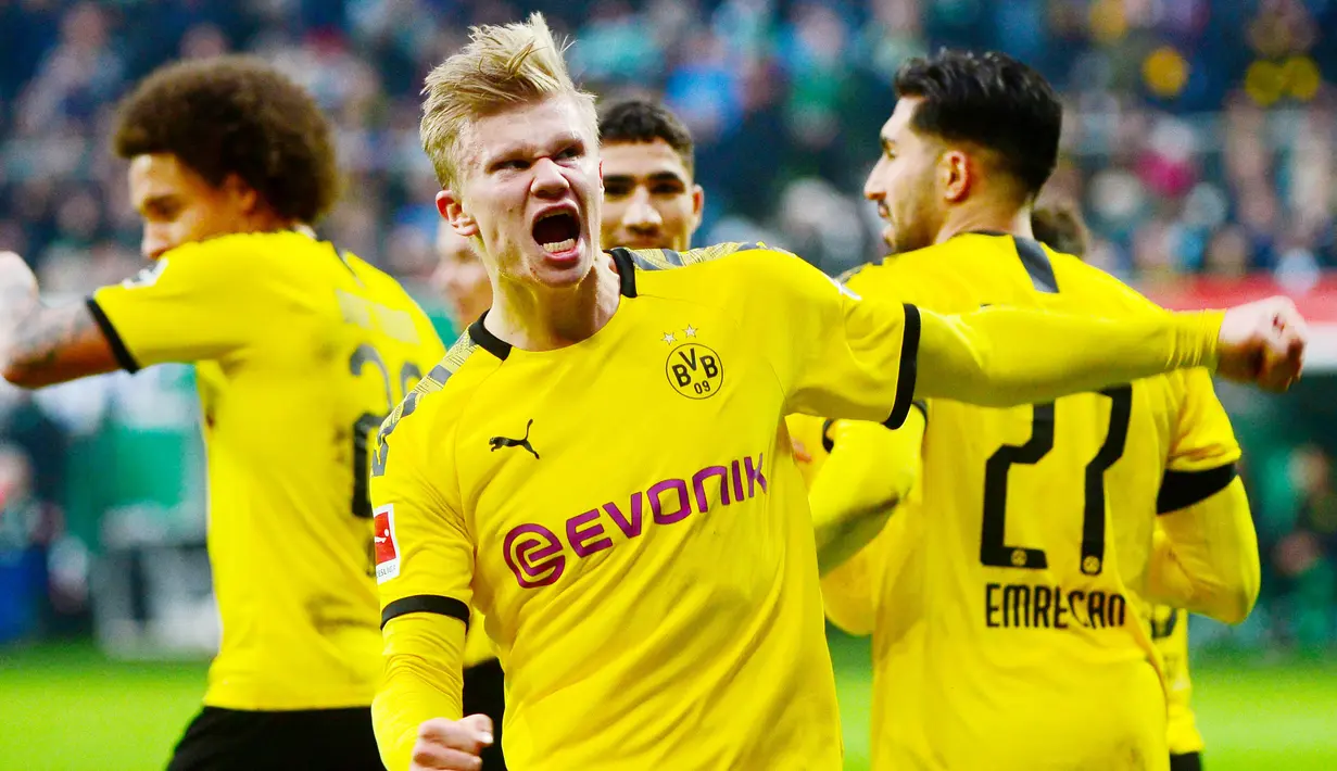 2. Erling Braut Haaland (Borussia Dortmund) - Talenta muda berusia 20 tahun ini tampil mengesankan bersama Borussia Dortmund. Meski gagal membawa Dortmund melangakah lebih jauh di Liga Champions 2019/2020, Haaland mampu mengoleksi 10 gol. (AFP/Patrik Stollarz)