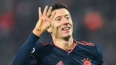 Robert Lewandowski butuh waktu 11 menit untuk menorehkan hat-trick saat membawa Bayern Munchen menang 7-1 atas Red Bull Salzburg pada musim 2021/2022. (AFP/Andrej Isakovic)