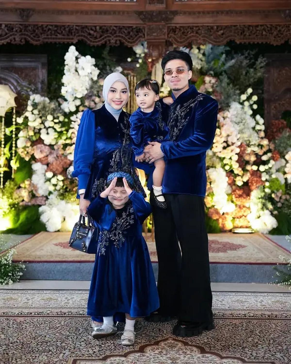Potret Keluarga Atta Halilintar dan Aurel Hermansyah Pakai Baju Senada di Berbagai Acara, Modis dan Kompak
